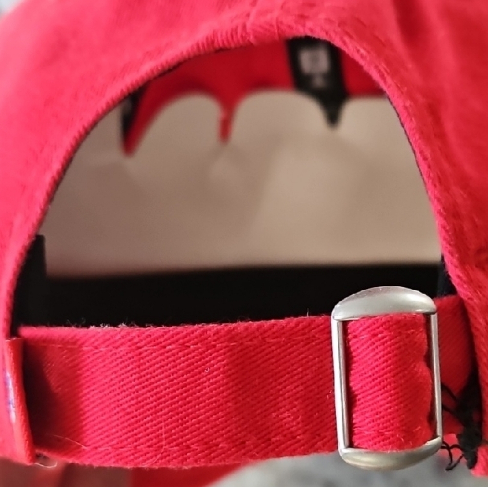 New Era Bold Red Hat - Picture 4 of 4